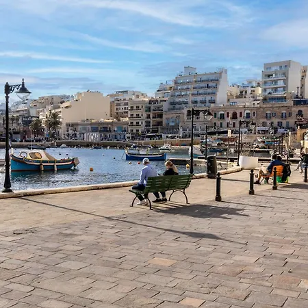 Spinola Deluxe, Stjulians