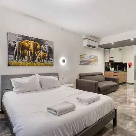 Spinola Deluxe, Stjulians Сент Джулианс