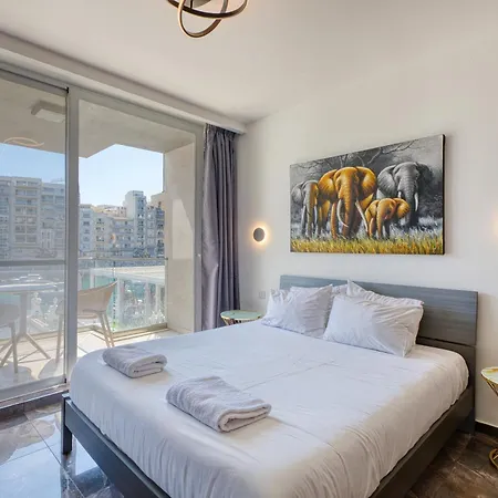 Spinola Deluxe, Stjulians *