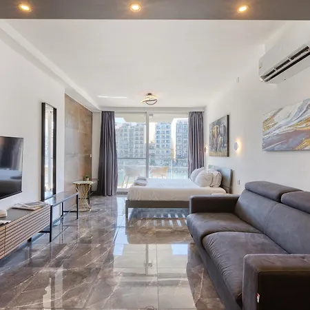 Spinola Deluxe, Stjulians