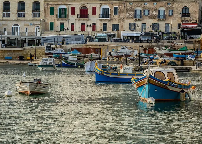 Spinola Deluxe, Stjulians *